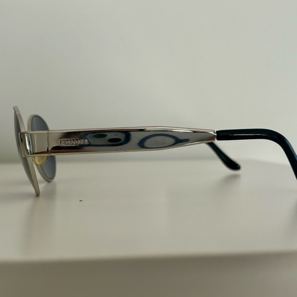 Vintage Chanel sunglasses. Style 06933. Excellent condition - Picture 5 of 7
